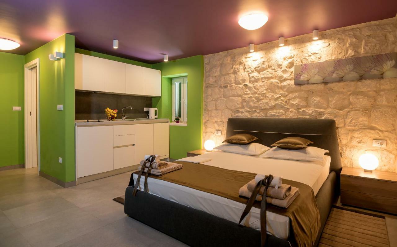 Annie'S Stone Studio & Room Split Exterior photo